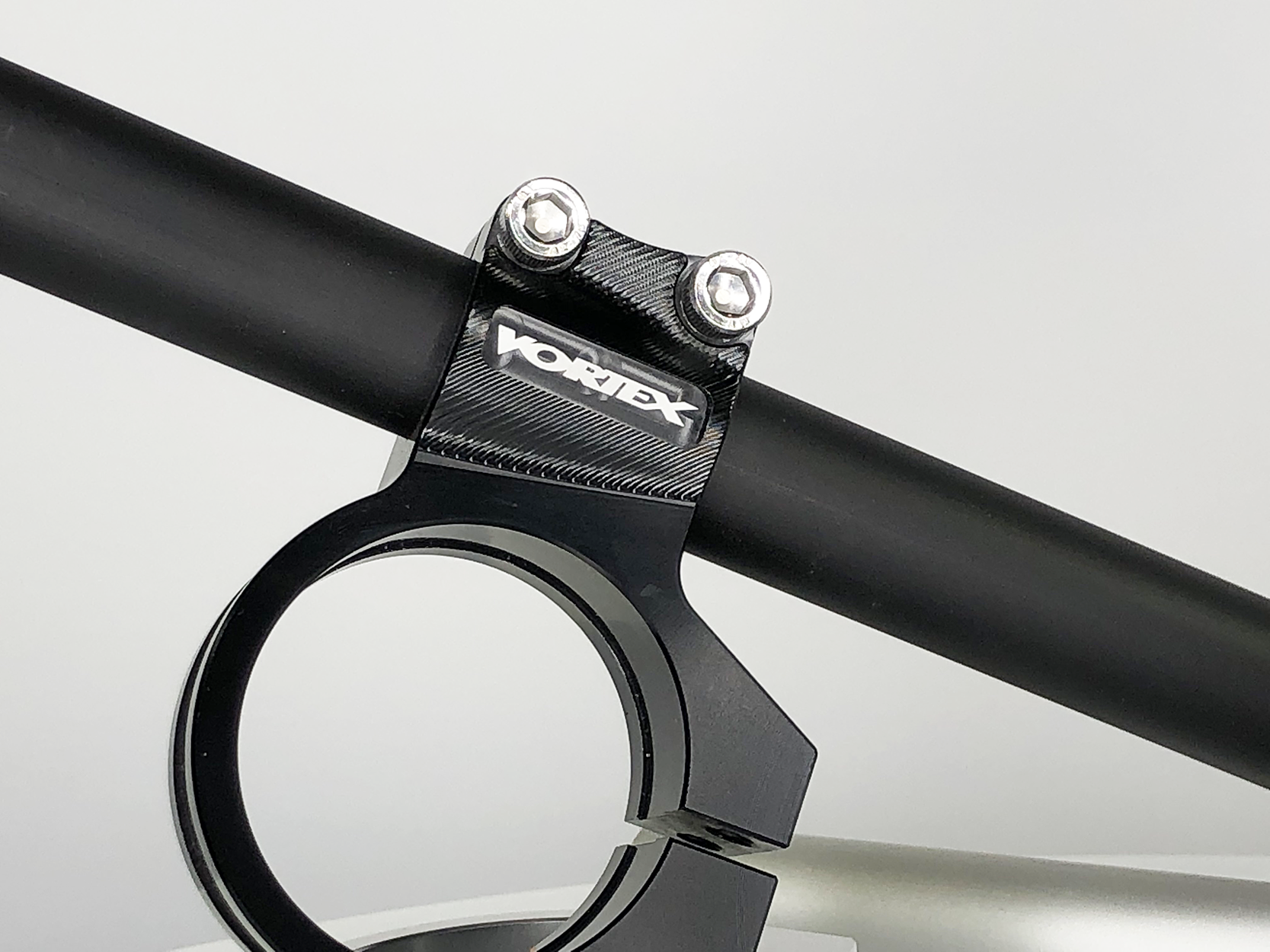 BLK Clip on-3 2019